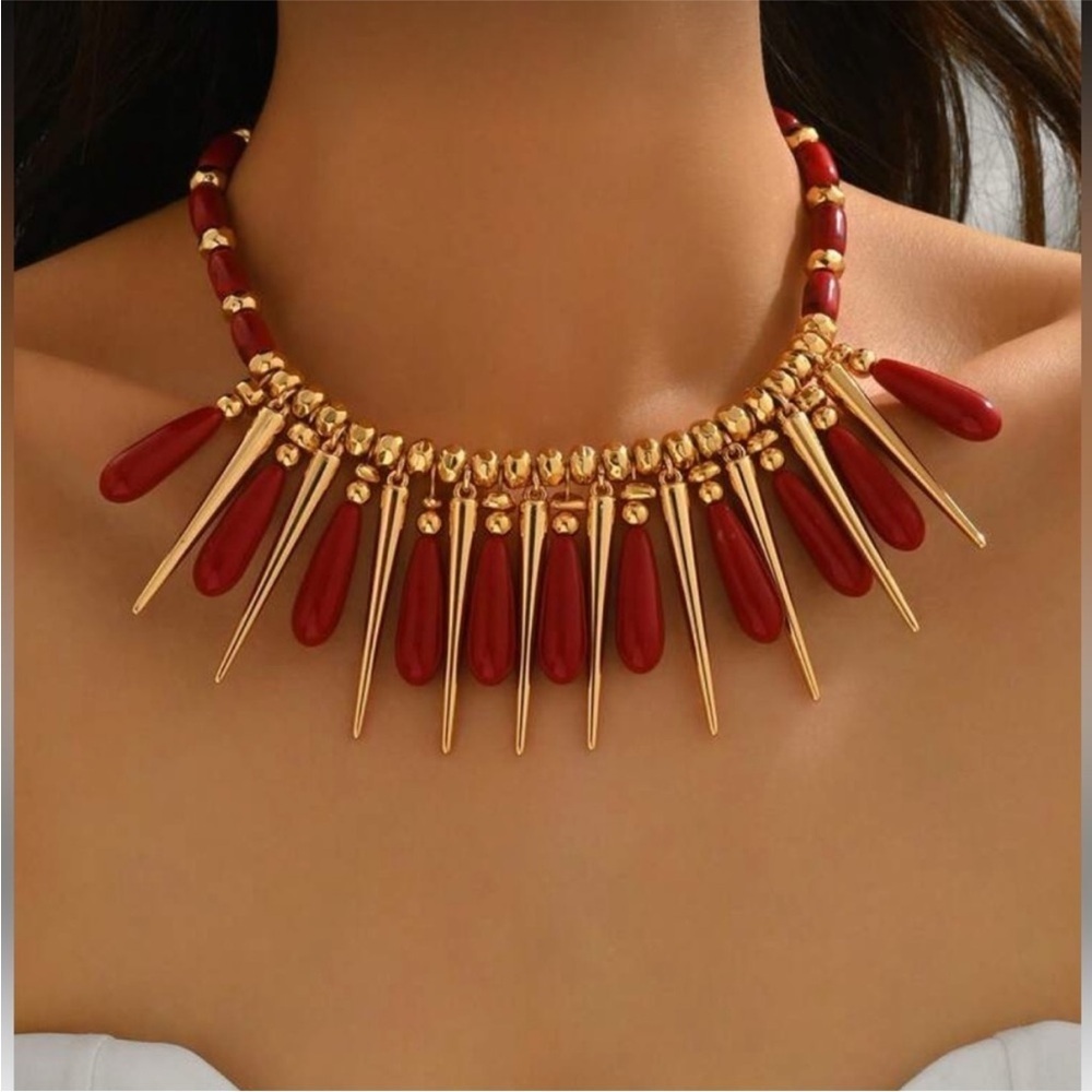 Exaggerated Rivets & Water Drop Acrylic Pendant Beads Choker Necklace